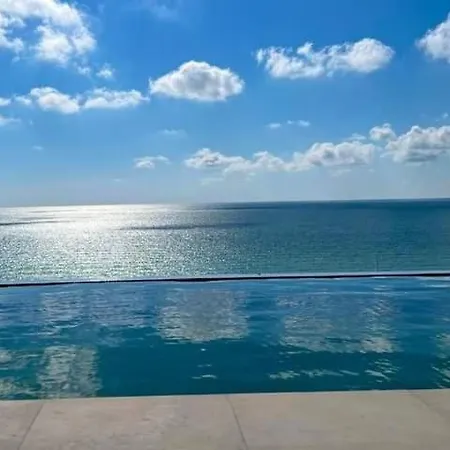 Infinity & Prima Linie La Mare, Piscina Infinity La Etaj 11 Panorama ナボダリ