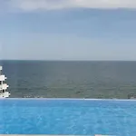 Infinity & Prima Linie La Mare, Piscina Infinity La Etaj 11 Panorama Năvodari