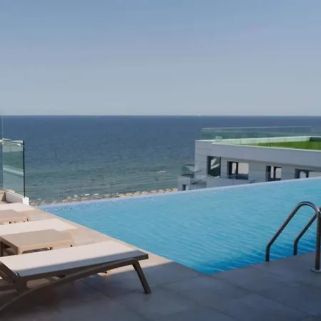Infinity & Prima Linie La Mare, Piscina Infinity La Etaj 11 Panorama Năvodari