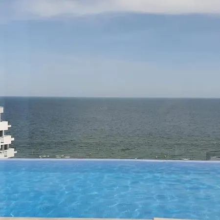Infinity & Prima Linie La Mare, Piscina Infinity La Etaj 11 Panorama Năvodari